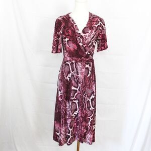 Donna Morgan Knee Length Burgundy Snake Short Sleeve Wrap Dress 4